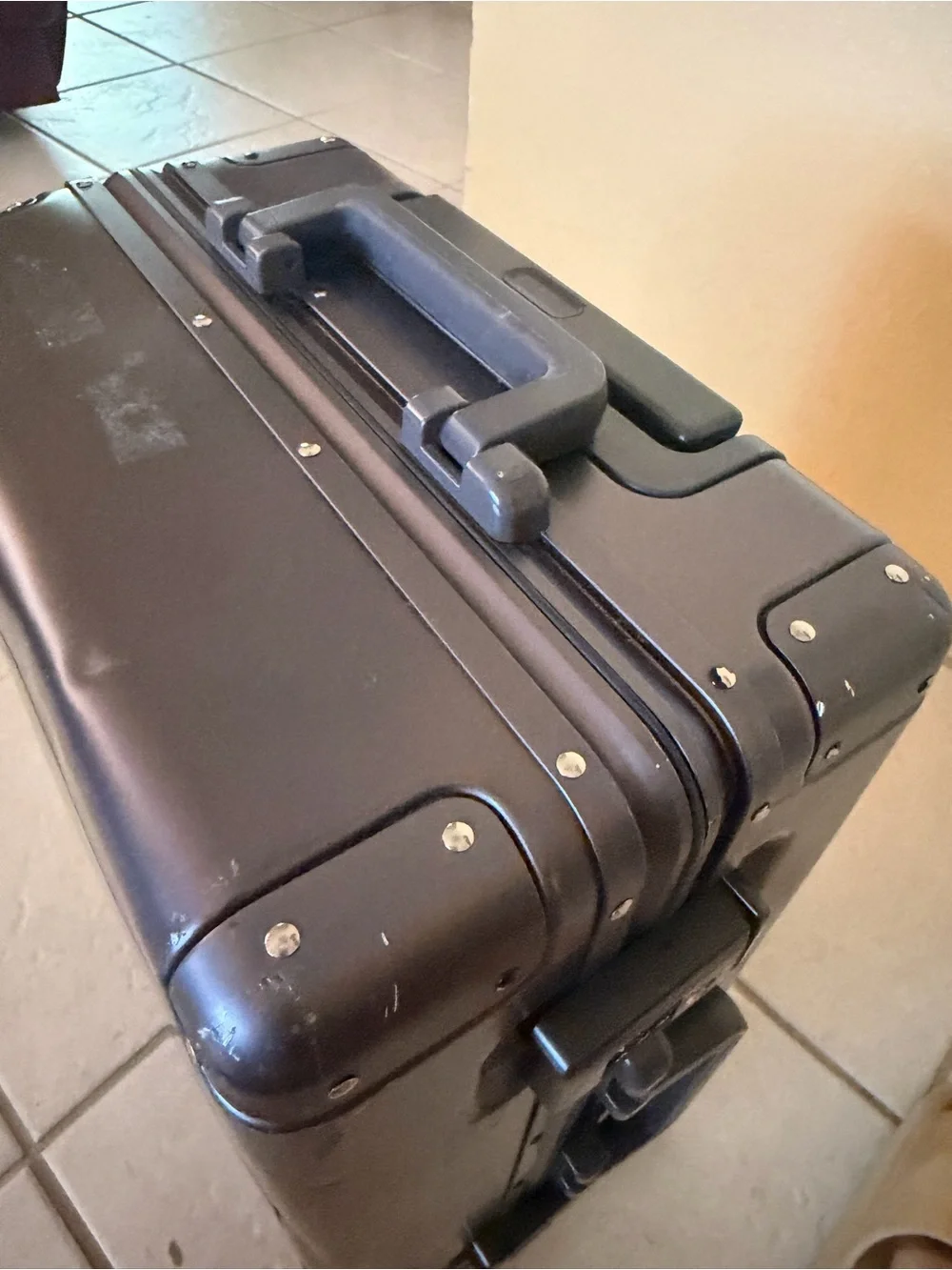 LEVEL 8 Gibraltar Aluminum Carry-On Luggage